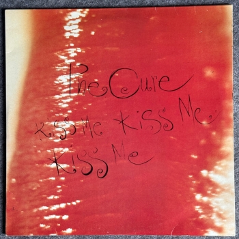 Cure - Kiss me Kiss me Kiss me (live)